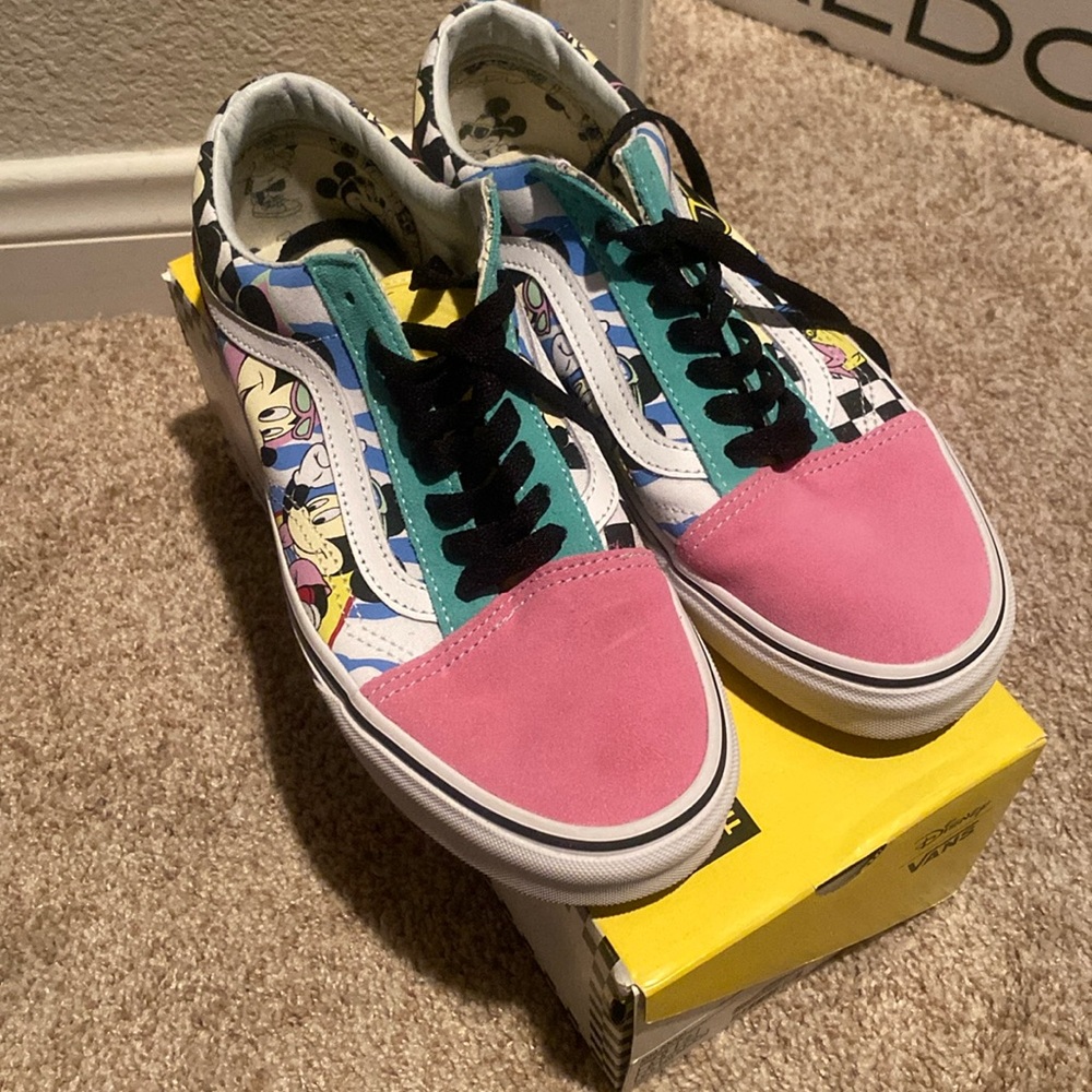 Vans Disney old skool sz 8.5